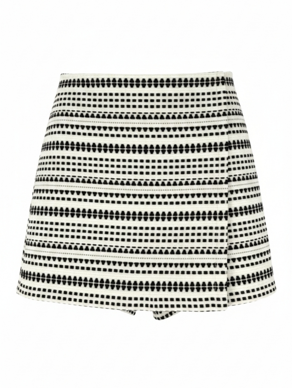 Cupcakes and Cashmere Black White Embroidered Textured Skort Size Small